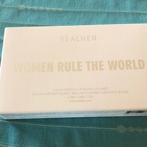 Lipstick lipgloss and lip liner